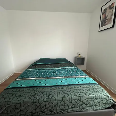 Perle Hdg Confort * La Courneuve